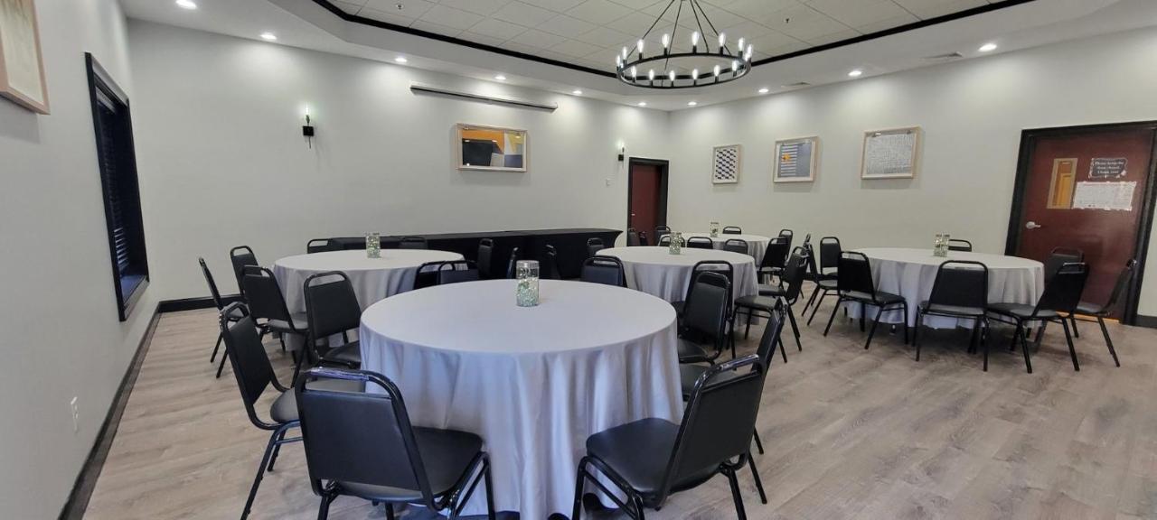 Holiday Inn Express Hotel & Suites Newton Sparta By Ihg Exterior foto